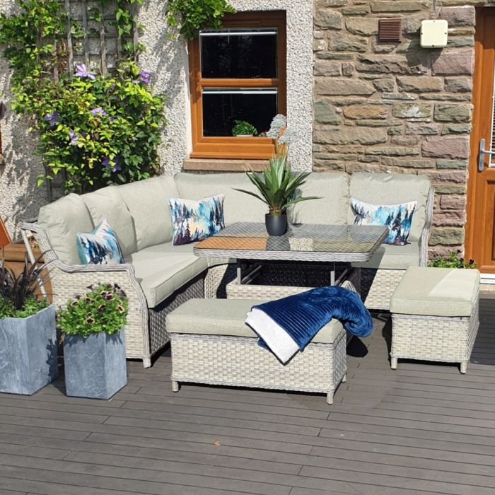Levante Corner Lounge Set with Adjustable Table