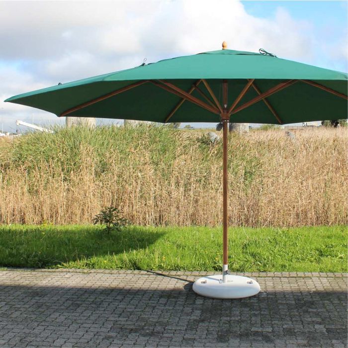 Tradewinds Classic Round Centre Pole Parasol 500cm. Choose from 8 Canopy Colours.
